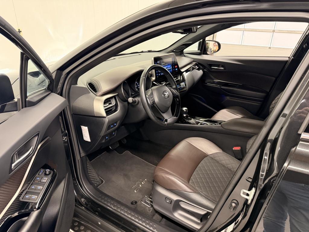 Toyota C-hr 1.8 hybrid executive
