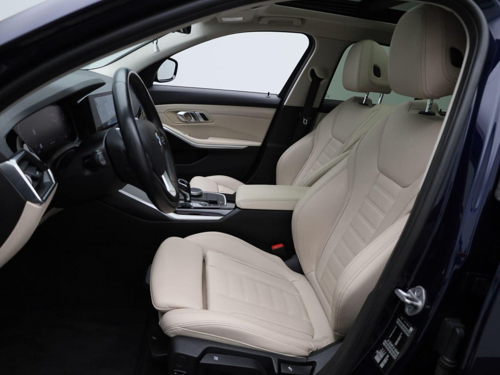 BMW 3-serie touring 318i business edition plus | automaat | lmv | panorama 