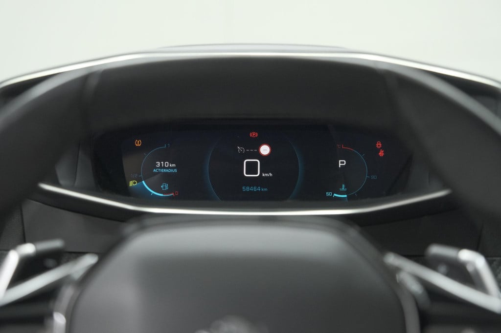 Peugeot 208 puretech 100 eat8 allure pack | camera | navigatie | apple carp