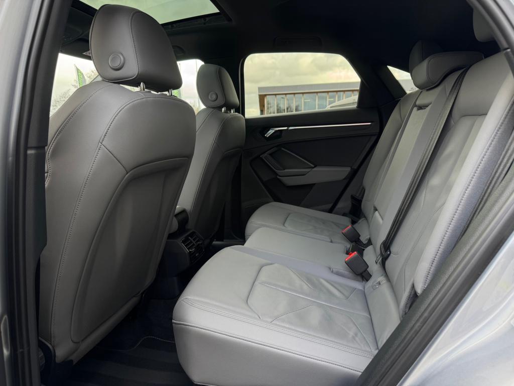 Audi Q3 sportback 45 tfsi quattro s edition * pano * b&o * camera * matrix 