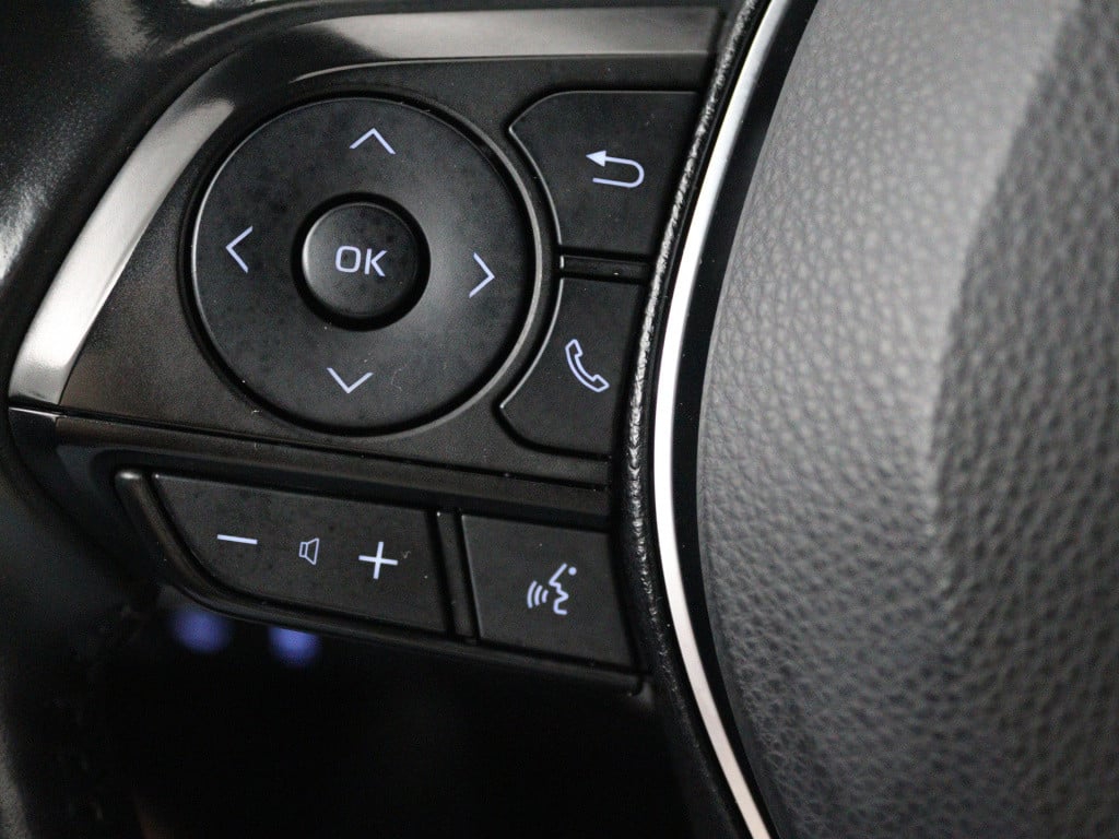 Toyota Corolla Touring Sports 2.0 hybrid style limited camera | trekhaak | 