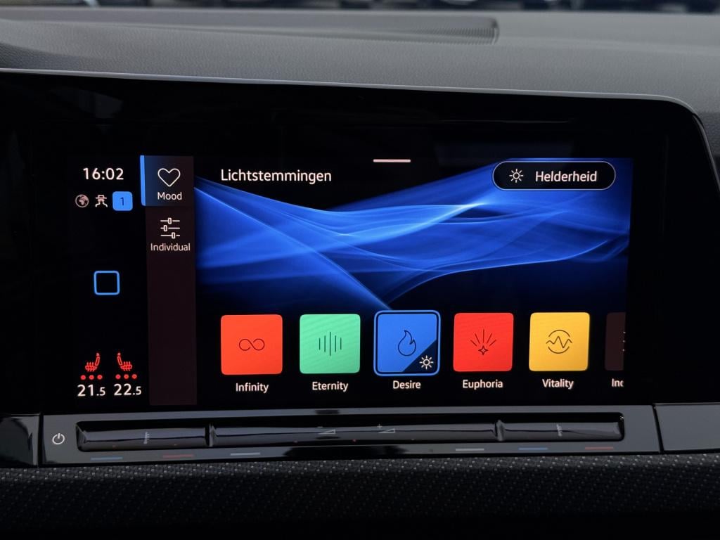 Volkswagen Golf 2.0 tsi r 4motion | pano | harman / kardon | stage 1+ 380pk