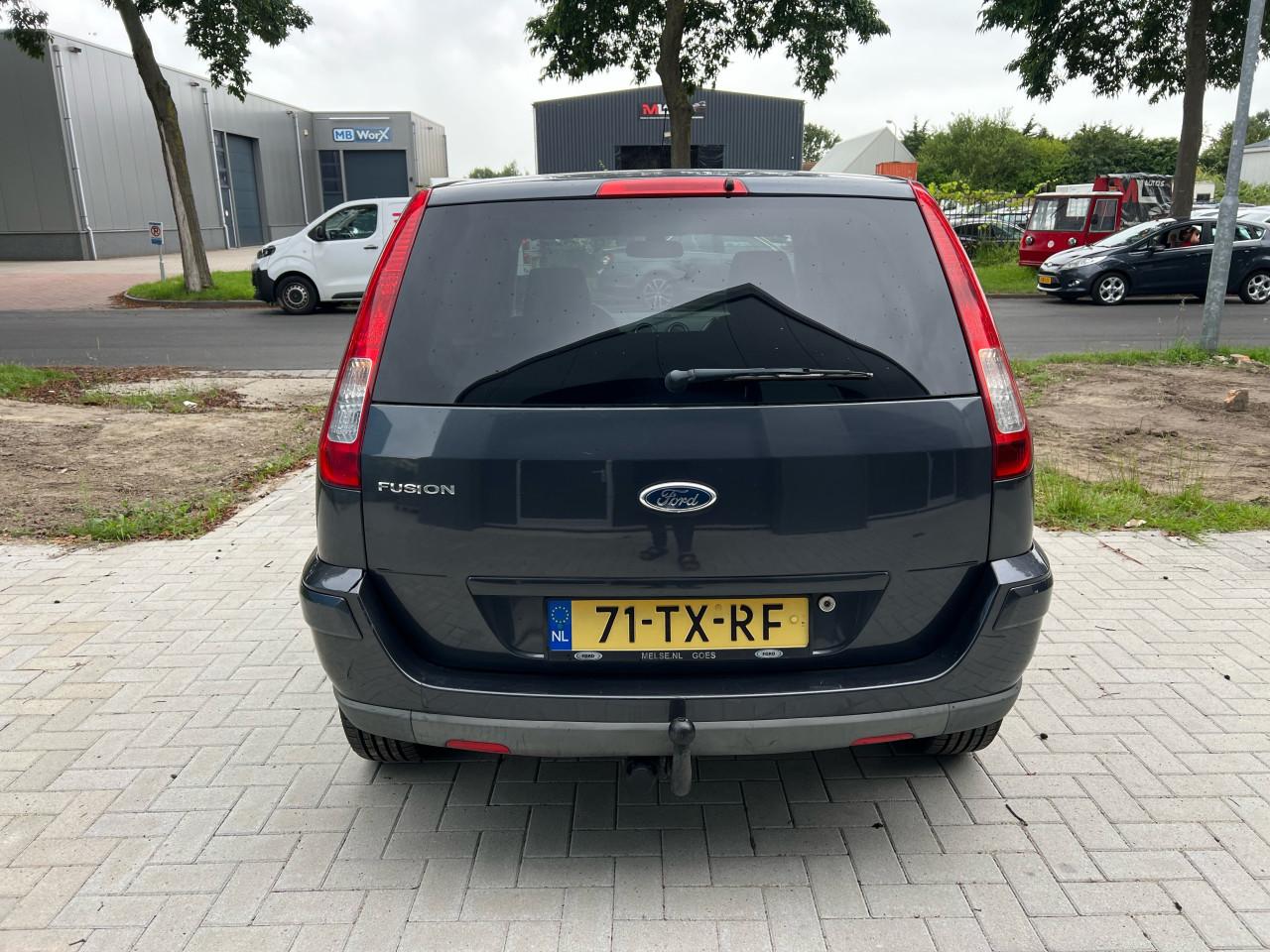 Ford Fusion 1.4-16V Futura hoge instap Jaar apk