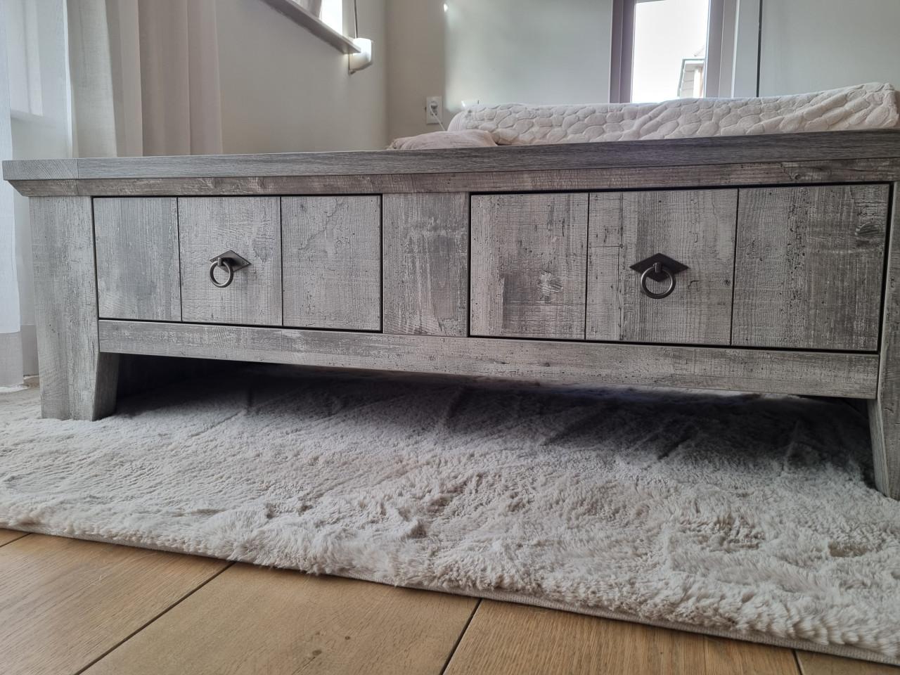 Mooie robuuste salontafel A-meubel