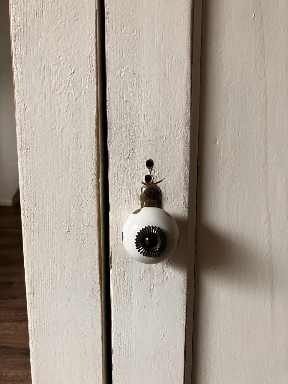 Brocante kastje grijs/wit brocante markt Lille