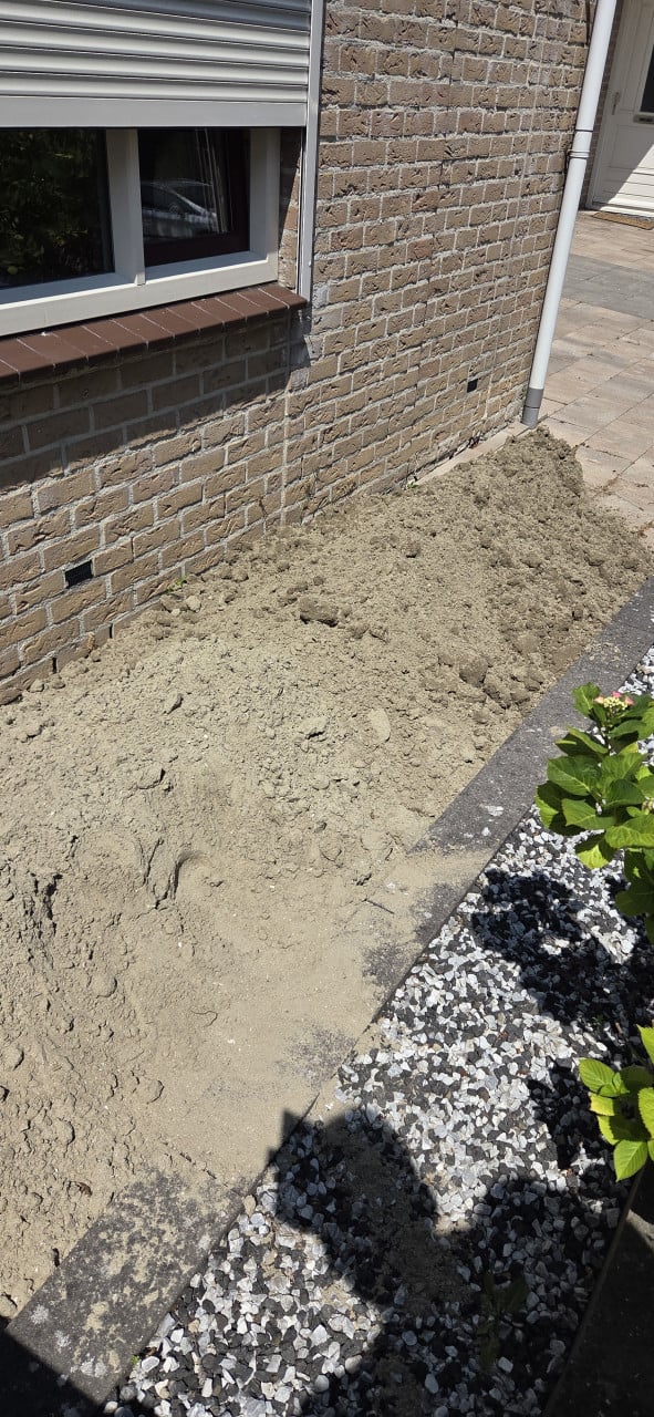 Gratis ca 1 kuub+ Plaat zand
