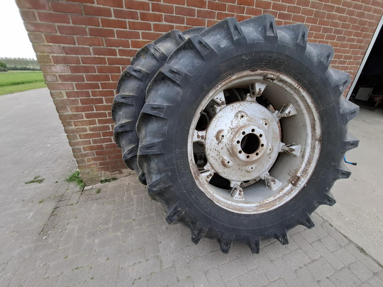 18.4 r38 tractor wielen
