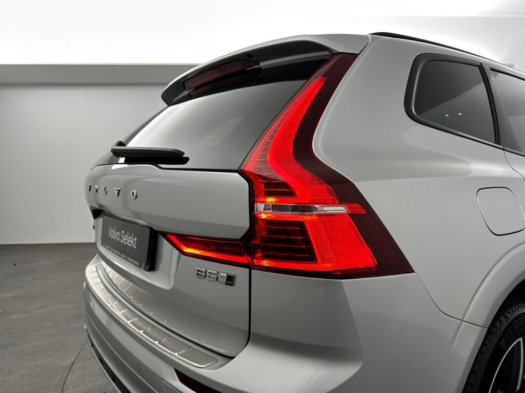Volvo XC60 b5 264pk r-design| pano| camera| stoelverwarming| trekhaak