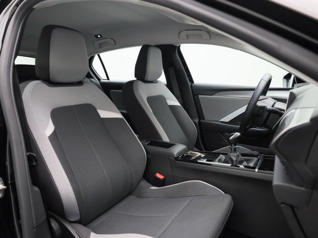Opel Astra 1.2 edition | navigatie | climate control | parkeersensoren