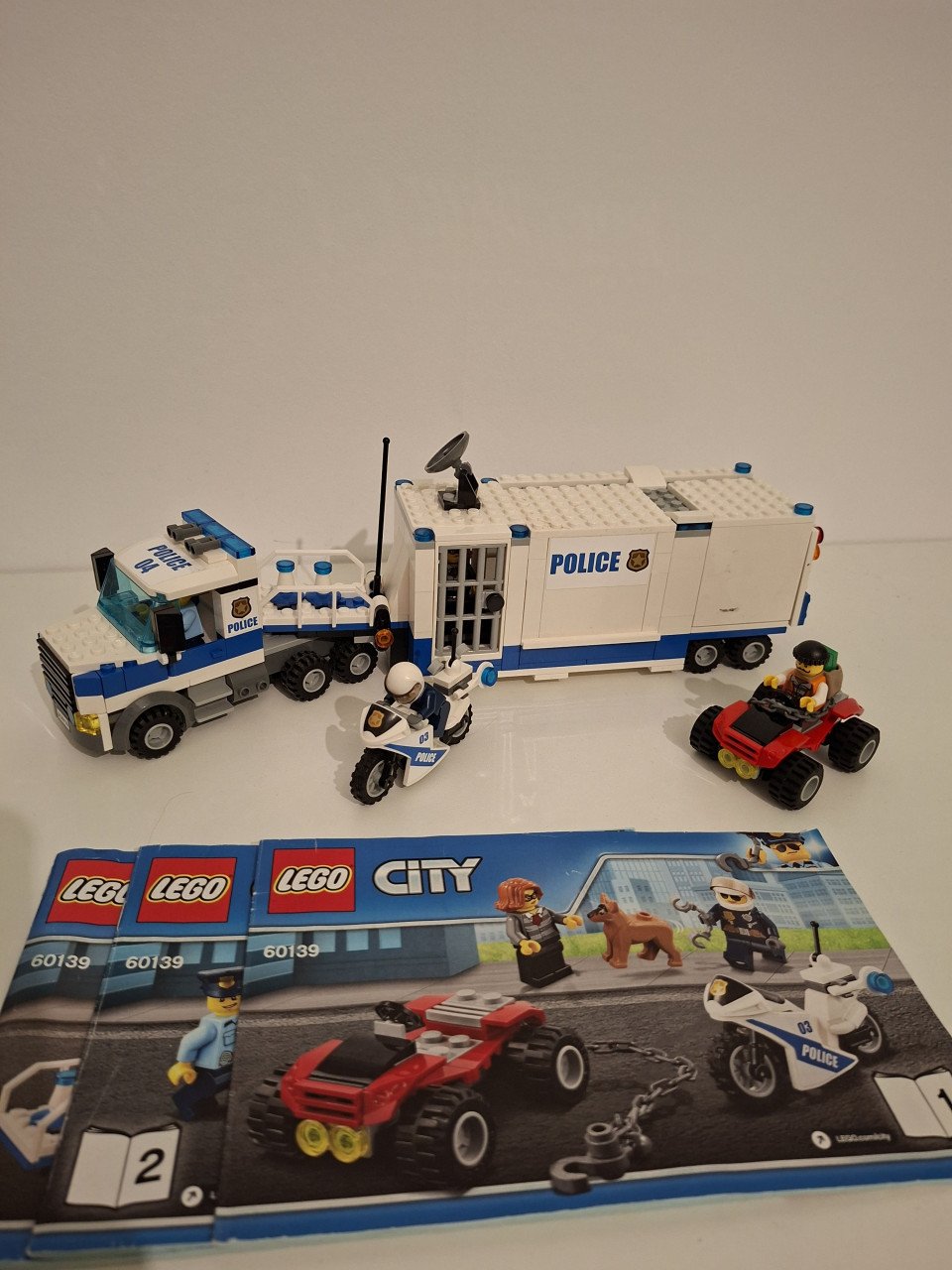Lego city politie 60139 compleet met boekjes