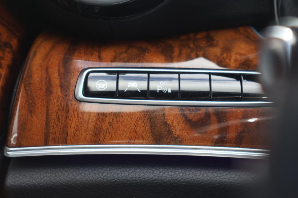 Mercedes-Benz E-Klasse 200 exclusive l airmatic luchtvering l panoramadak l