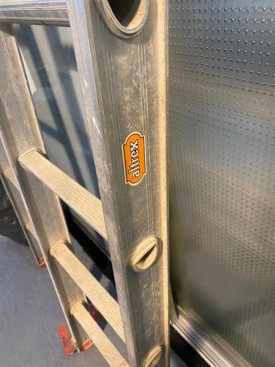 2x aluminium ladder