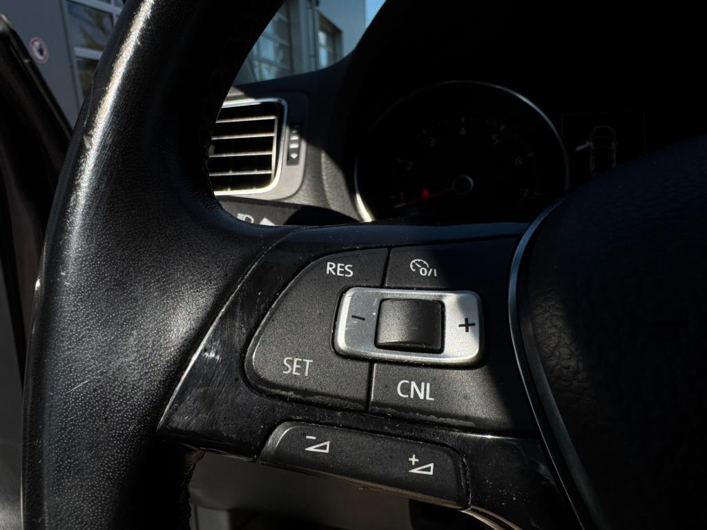 Volkswagen Polo 1.2 tsi lounge * cruise control * stoelverwarming * dab