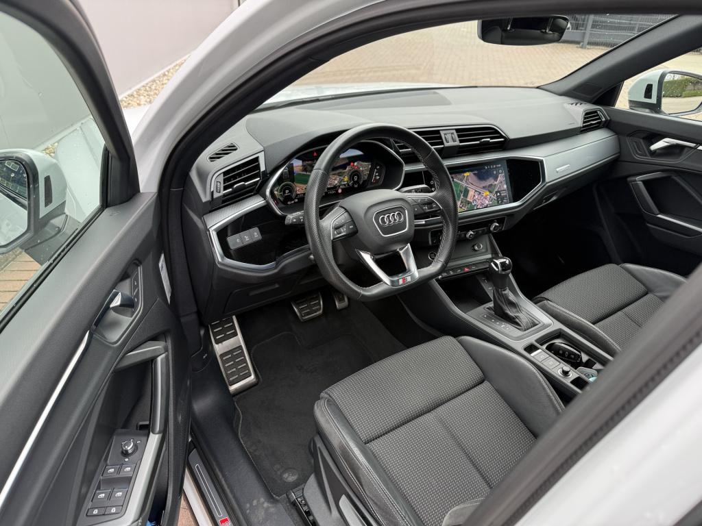 Audi Q3 45 tfsi e hybrid 245pk s edition | zwart optiek