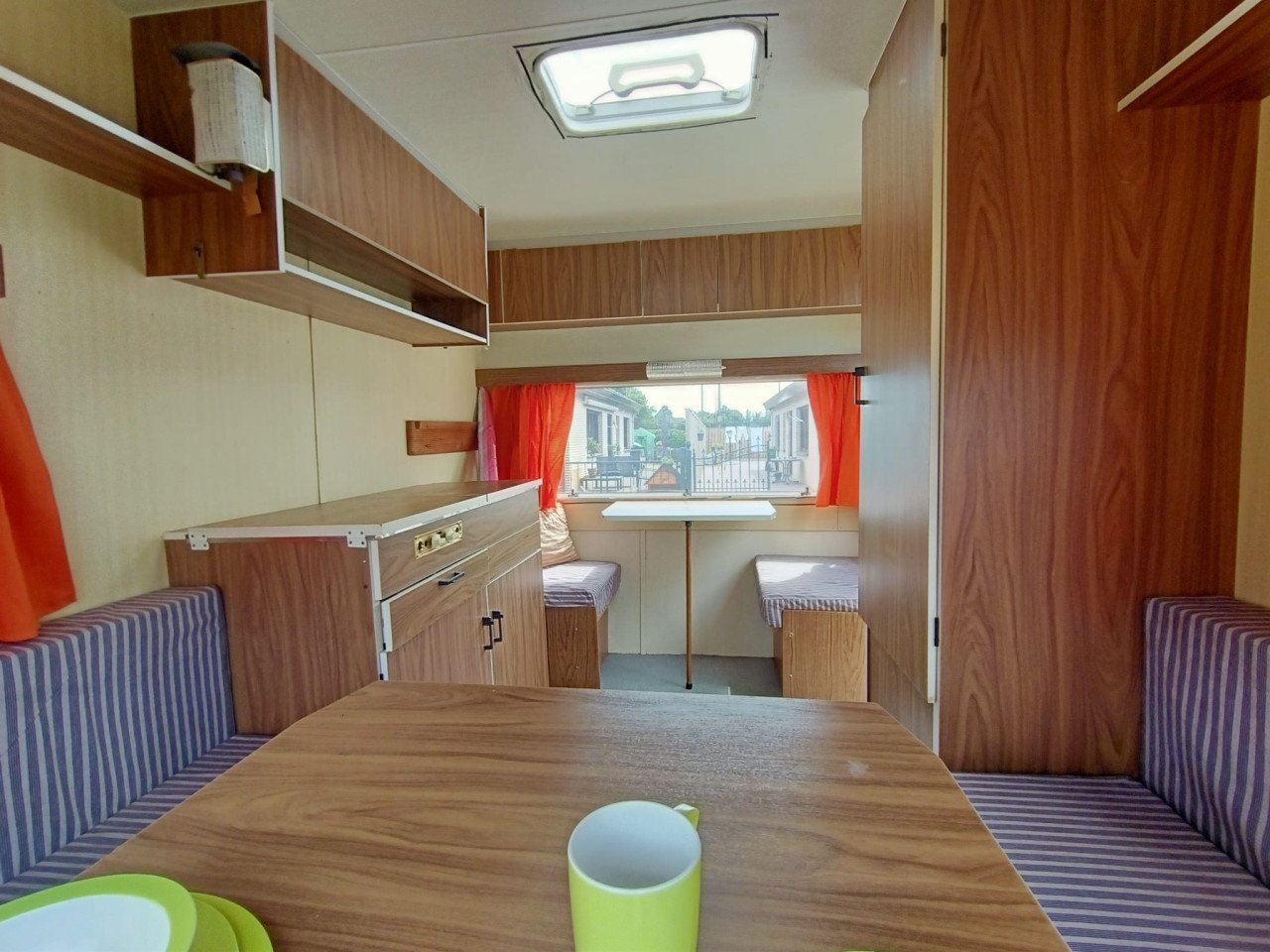 Uniek mooie Retro oldtimer 1974 , Wehl caravan met voortent