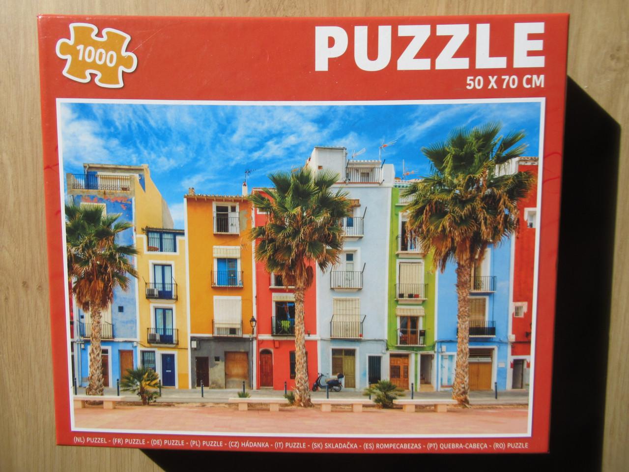 7 verschillende volledige leuke puzzels van 1000 stukjes, zo goed als nieuw