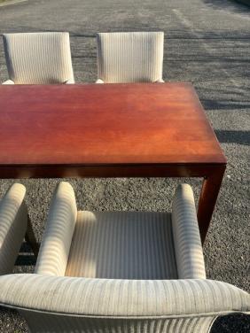 Eetkamer tafel + stoelen