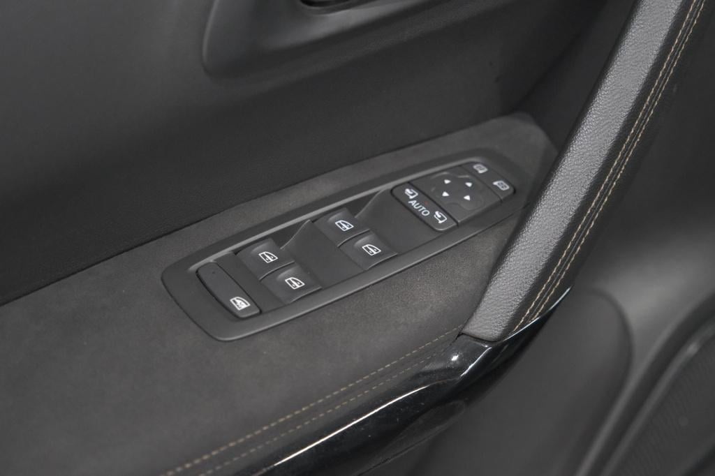 Renault Kadjar tce 160 edc black edition | bose audio | adaptieve cruise co