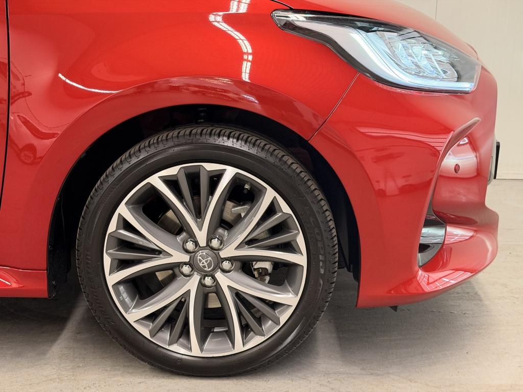 Toyota Yaris 1.5 hybrid executive| jbl| hud| ada.cruise| stoel+stuur.verw