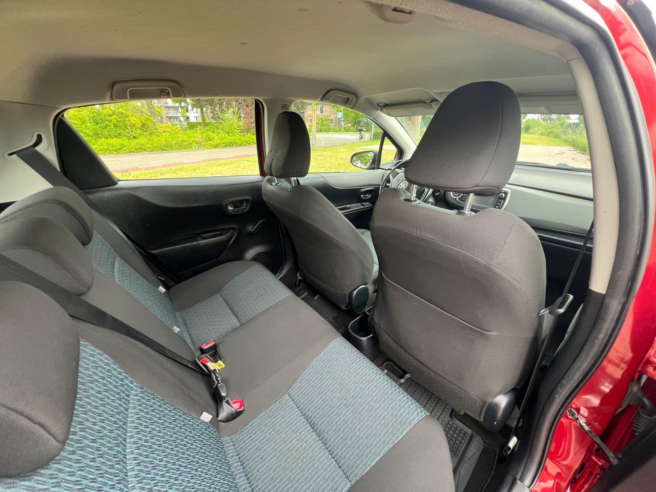 Toyota Yaris 1.3 VVT- i Aspiration | 5- Deurs | Automaat!  | Navi + Camera