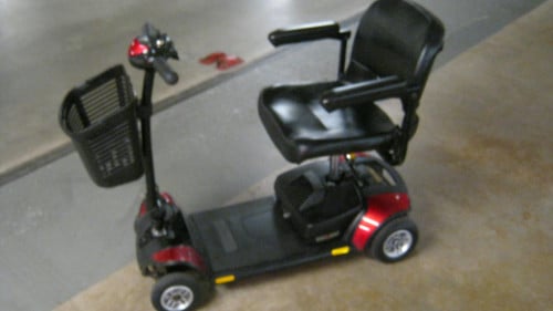 Scoot mobiel go go elite traveller kan zo in de kofferbak in 2 minuten 380e