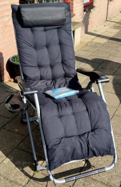 Zeer zware tuinstoel met kussen (Nieuw)