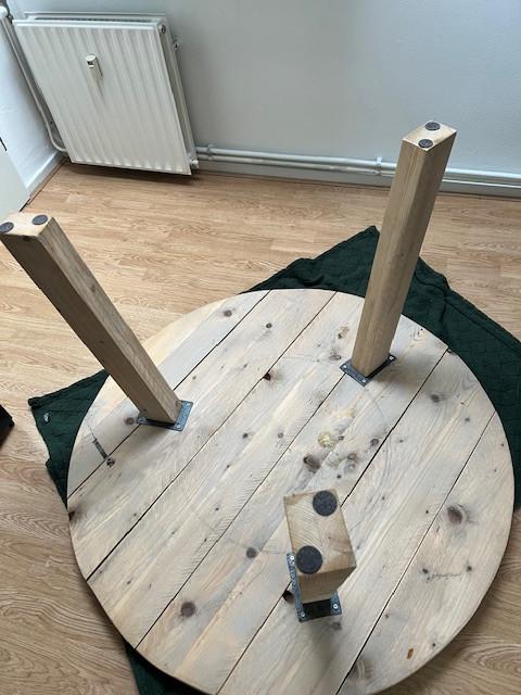 Massief houten ronde eettafel