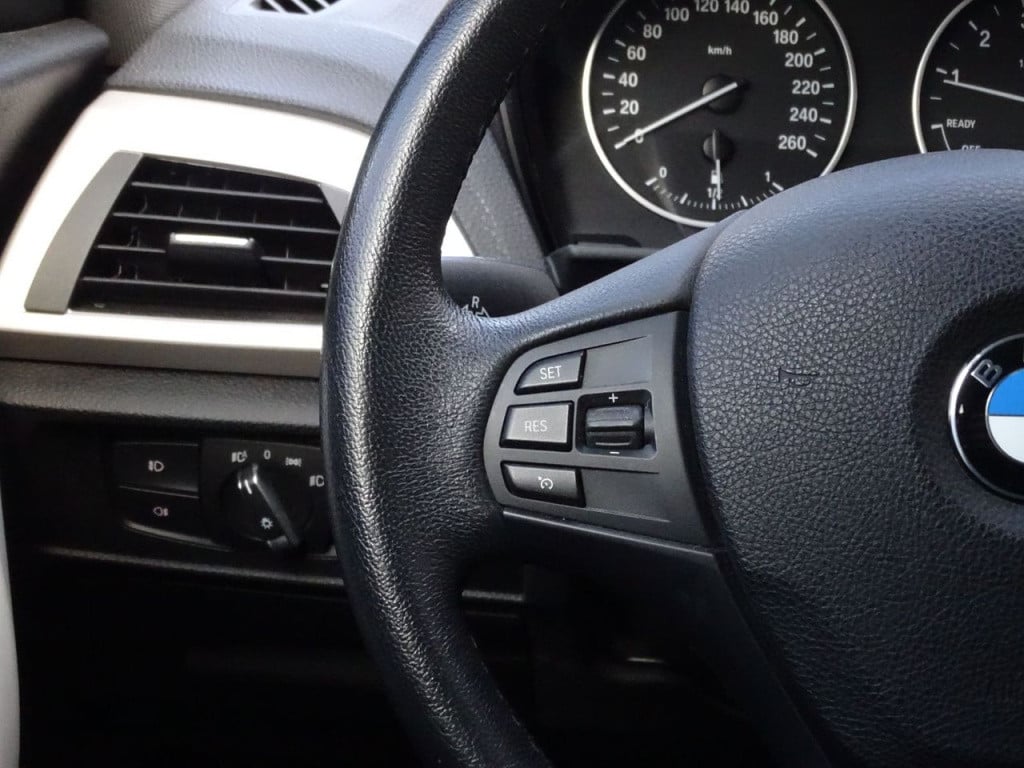 BMW 1 Serie 114i | 18" | bluetooth