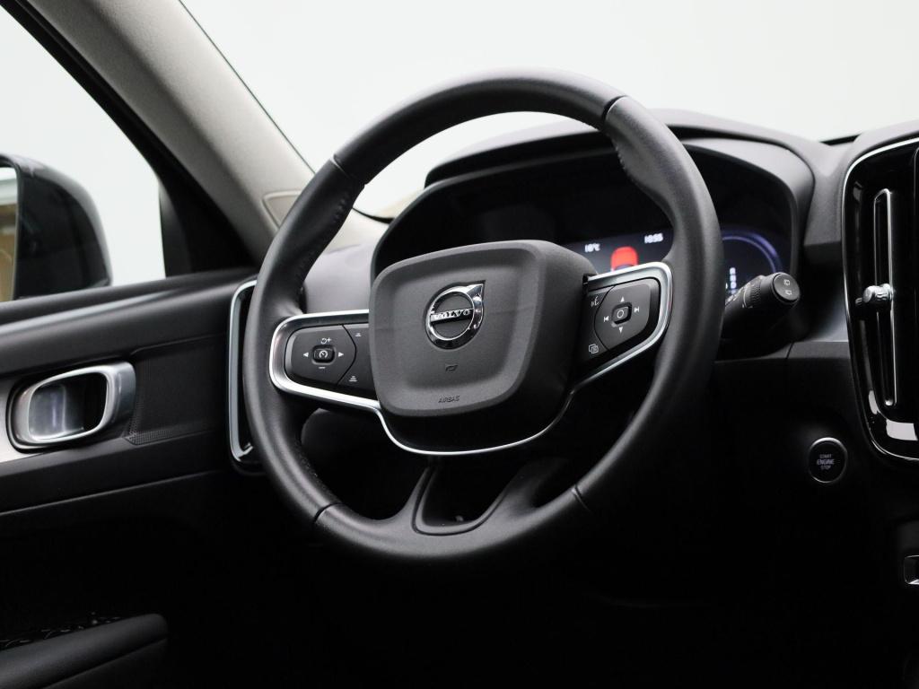 Volvo XC40 1.5 t4 recharge inscription expression | automaat | apple carpla