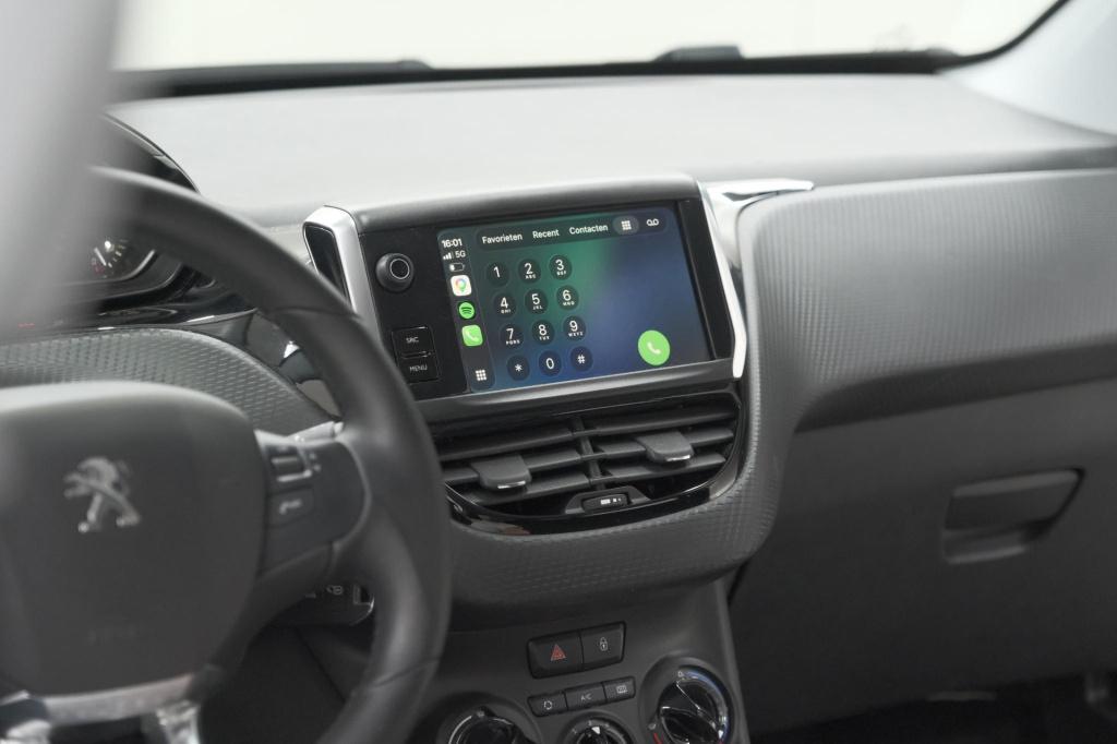 Peugeot 208 puretech 82 signature | parkeersensoren | apple carplay | navig