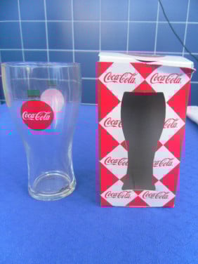 2 COCA COLA GLAZEN NIEUW