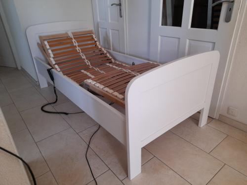 Elektrisch verstelbare 1 persoon bed 90 x 200 (z.g.a.n.)