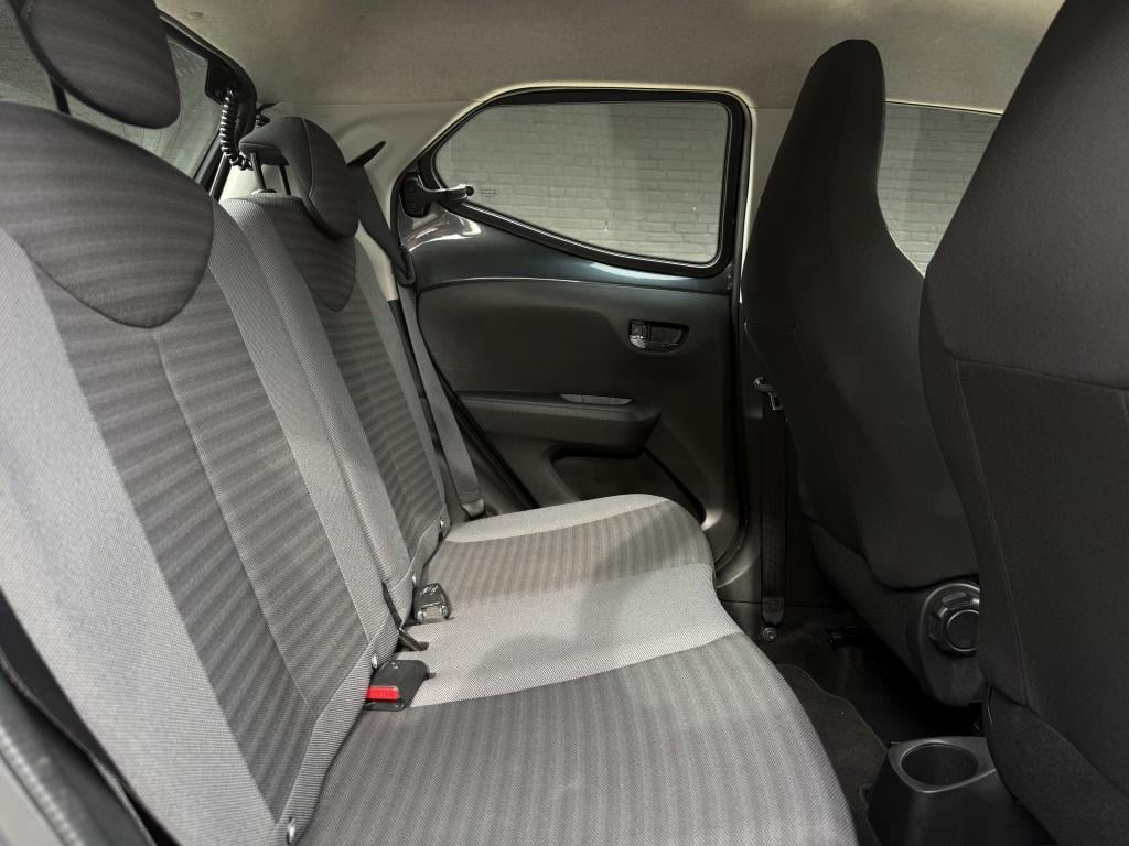 Toyota Aygo 1.0 vvt-i x-play - carplay - android auto -