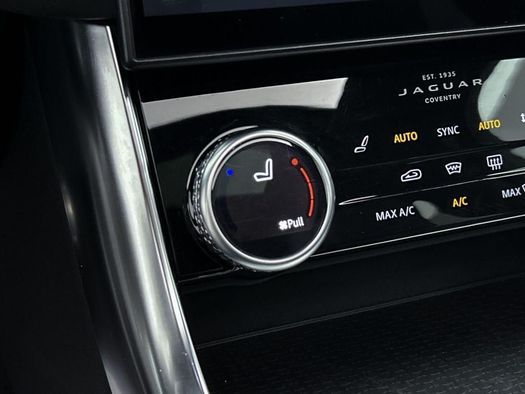 Jaguar XF 2.0 p250 hse | panoramadak | navigatie | apple carplay / android 