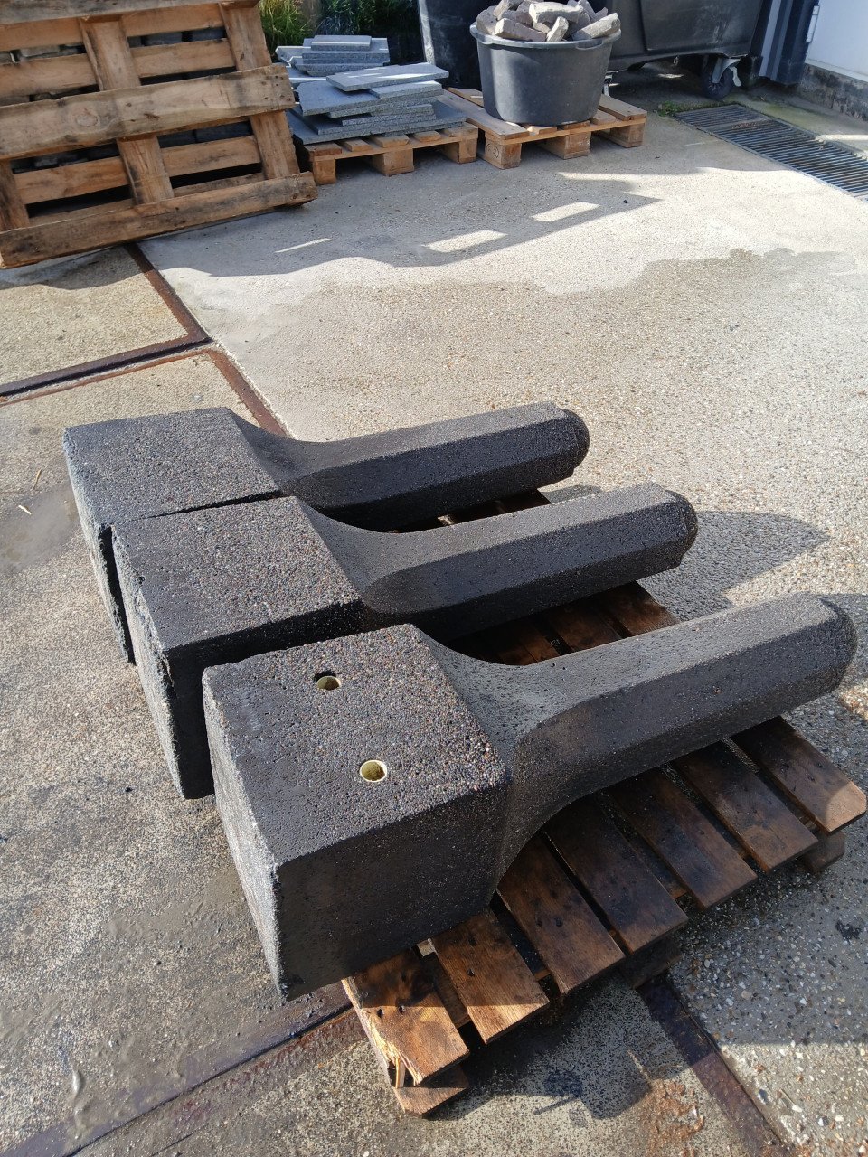 Amsterdammertjes sierpalen beton. goede staat!