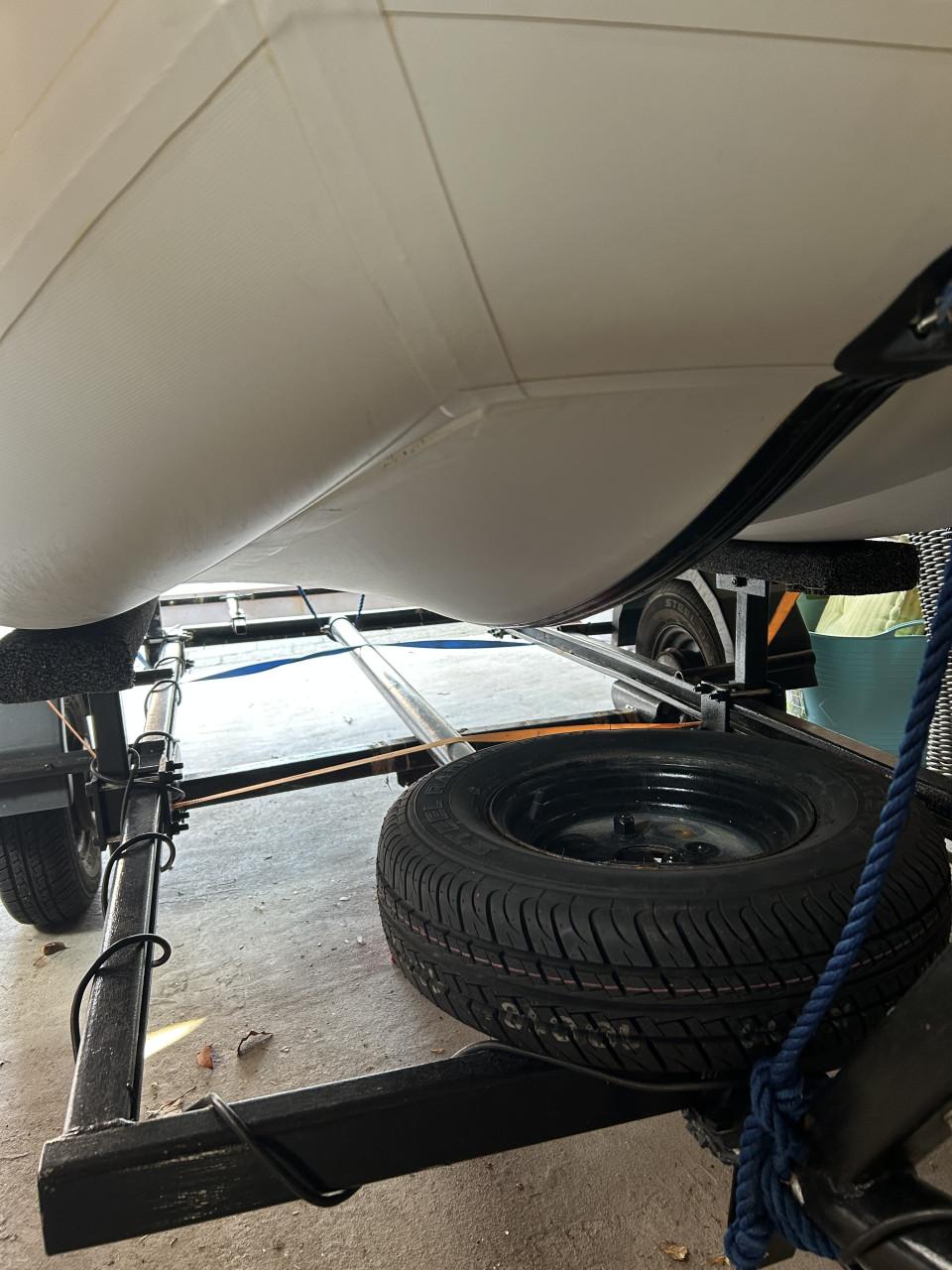 Rib boot Beekman 330 meter met buitenboordmotor en trailer