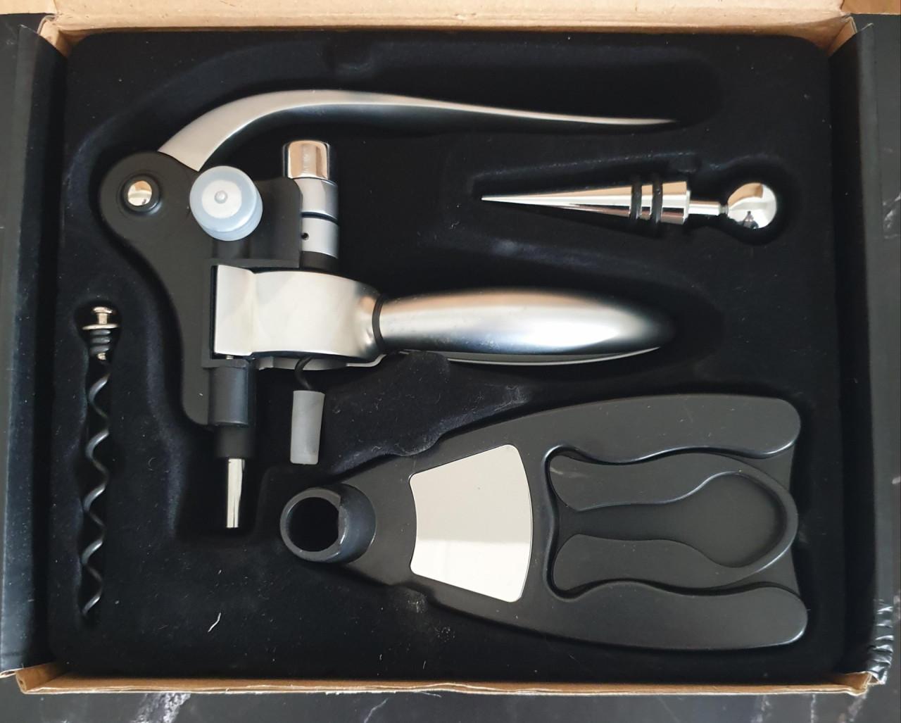 Kurkentrekker met hefboom en bijhorende accesoires