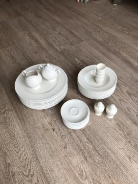 SERVIES NIET COMPLEET