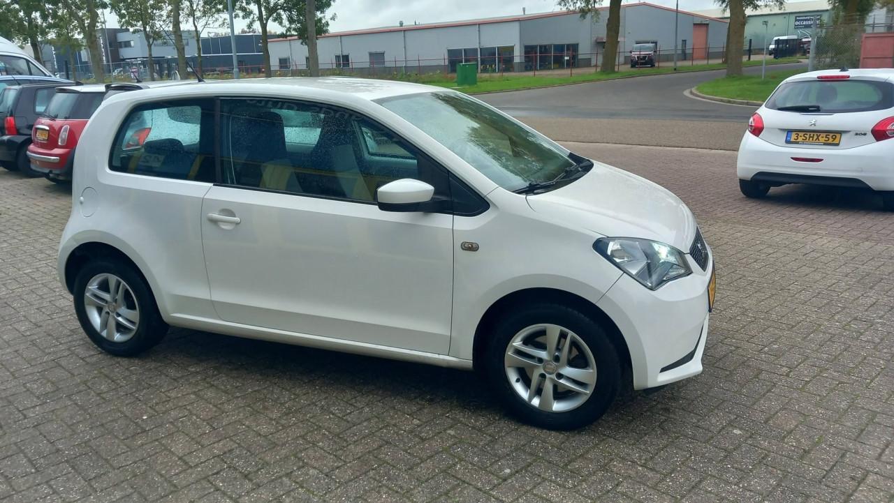 Seat MII 1.0 Style Sport 3deurs bj:2012 airco navigatie apk 10-2027