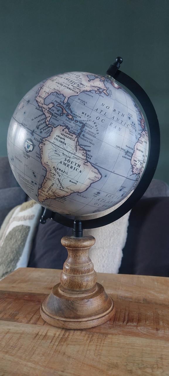 Vintage Stijl Wereldbol op Luxe Houten Voet