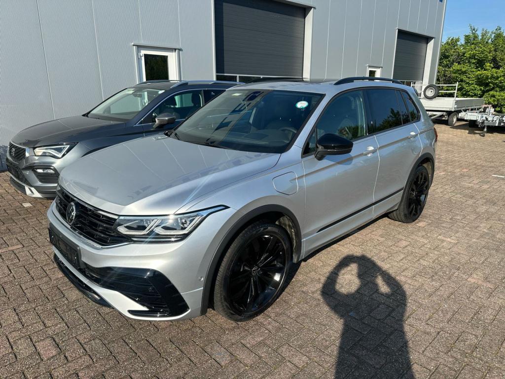 Volkswagen Tiguan 1.4 tsi ehybrid 245pk r-line | pano | leder | head up | v