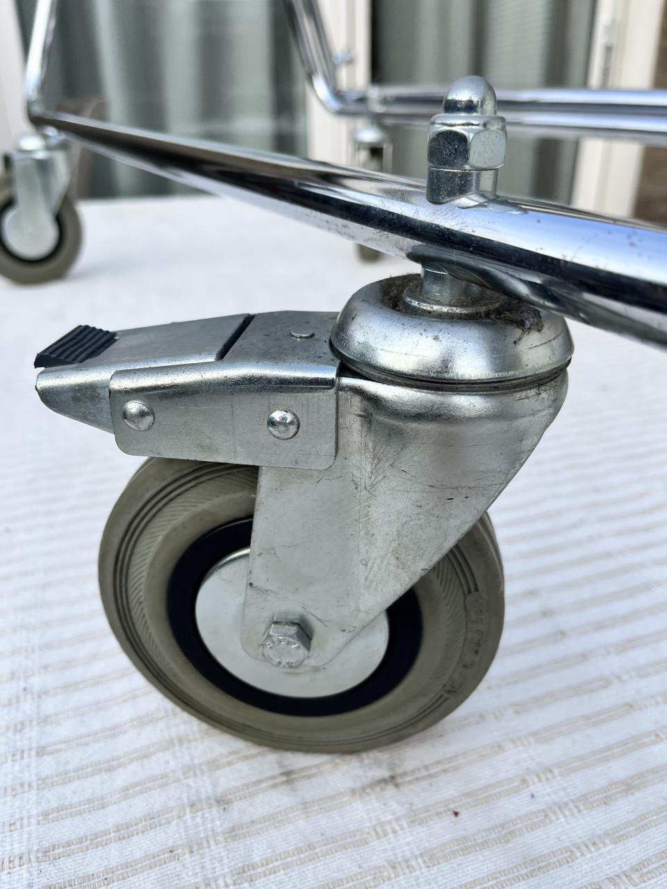 Kledingrek verrijdbaar en inklapbaar, professionele uitvoering.