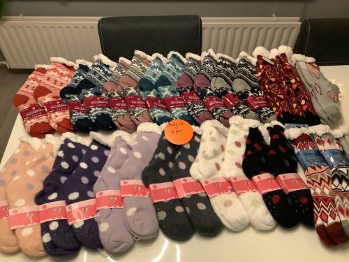 Partij leuke fluffy huissokken. (Partij 257)