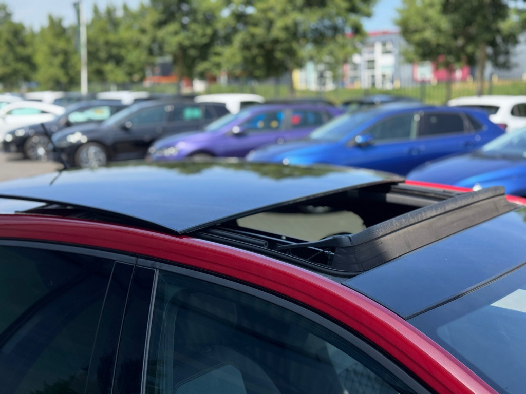 Volkswagen Taigo 1.5 tsi r-line * panoramadak * virtual cockpit * led * 18 