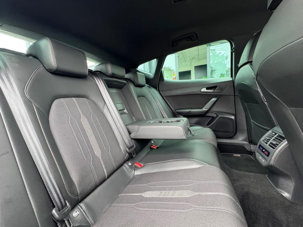 Cupra Formentor 1.5 tsi * camera * sfeerverlichting * acc * 18 inch