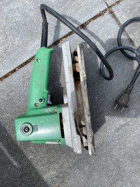 Vlakschuurmachine Hitachi