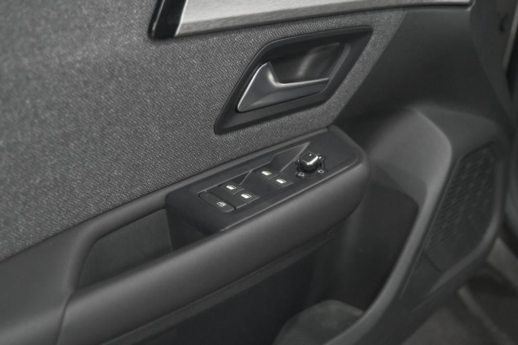 Citroen C5 X 1.6 plug-in hybrid 225 business | parkeersensoren | navigatie 