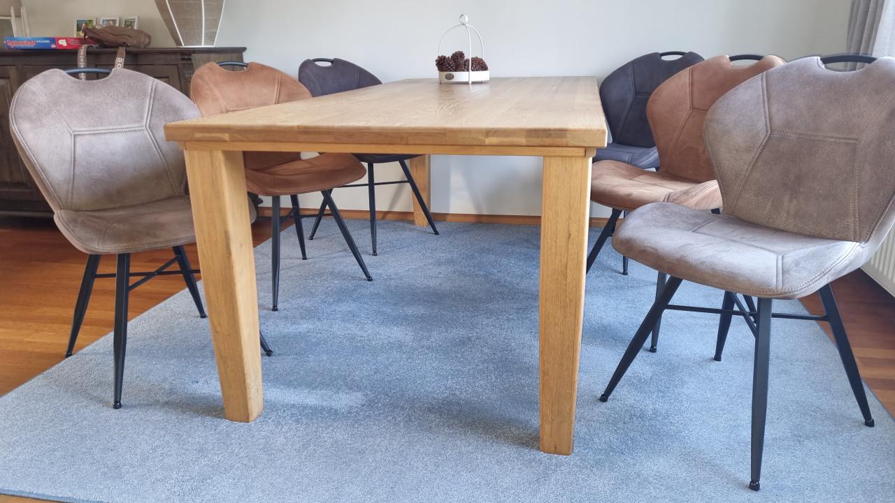 Eettafel met 6 stoelen