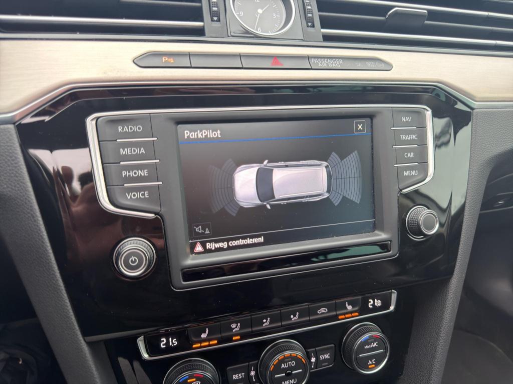 Volkswagen Passat variant 1.6 tdi highline pano led alcantara