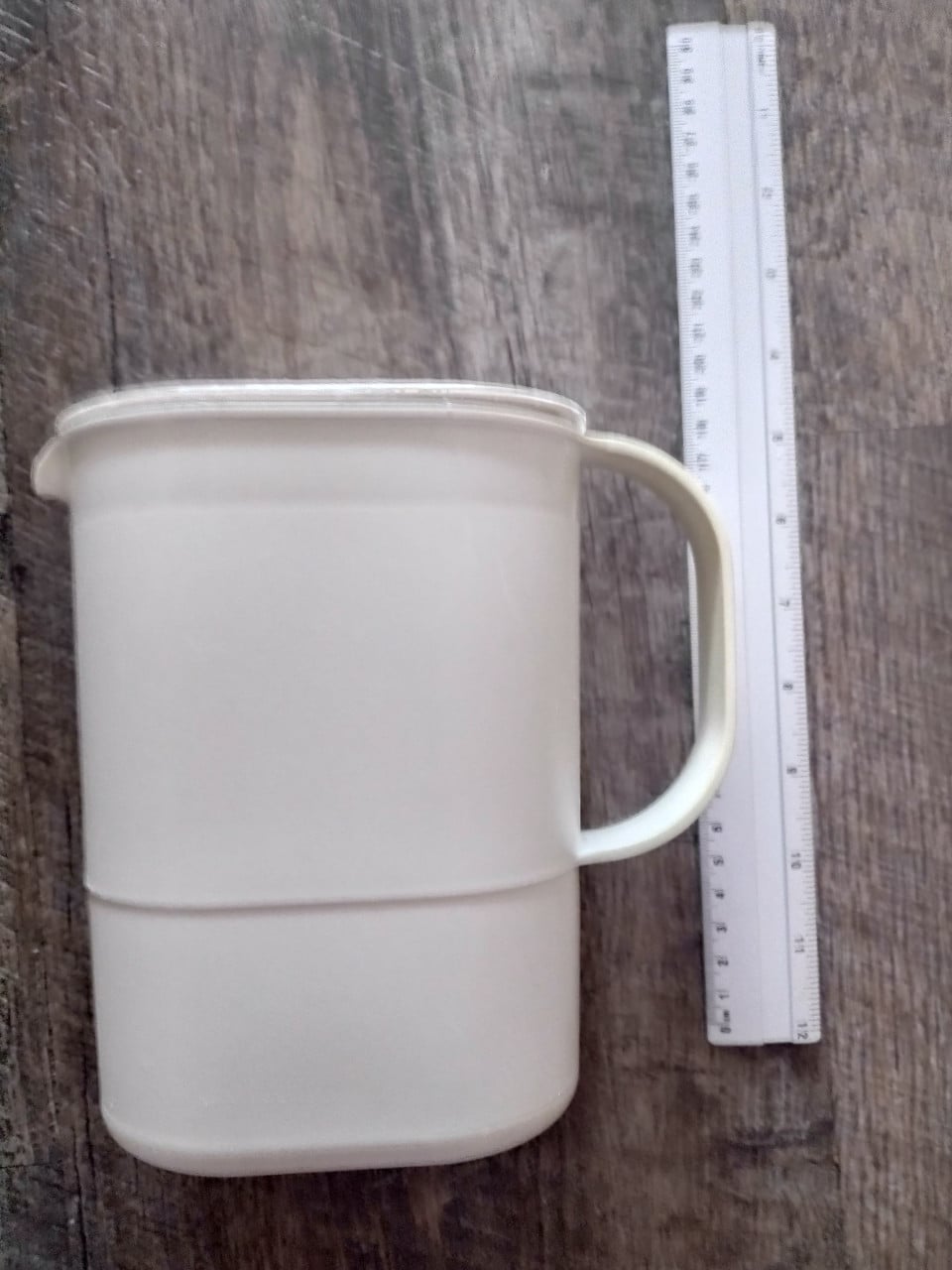 Tupperware kan voor sap bewaren afsluitbaar 1L